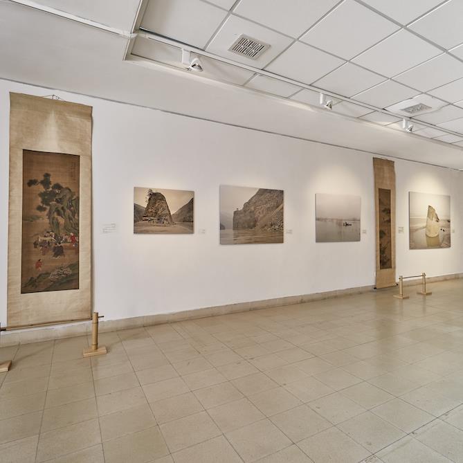טבע ראשון, טבע שני צילום סיני של ג'אנג קצ'ון ומגילות סיניות מאוסף המוזיאון